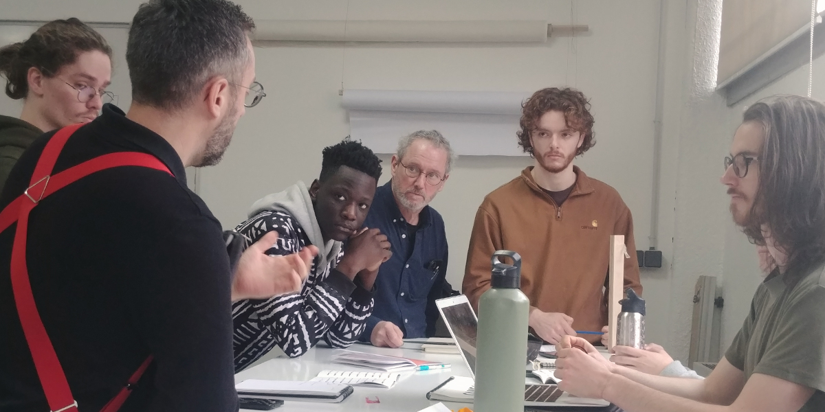 Étudiants et chargé de cours de l’École d’ébénisterie d’art de Montréal en stage international au Lycée des Métiers d’art de Saint-Quentin, France.