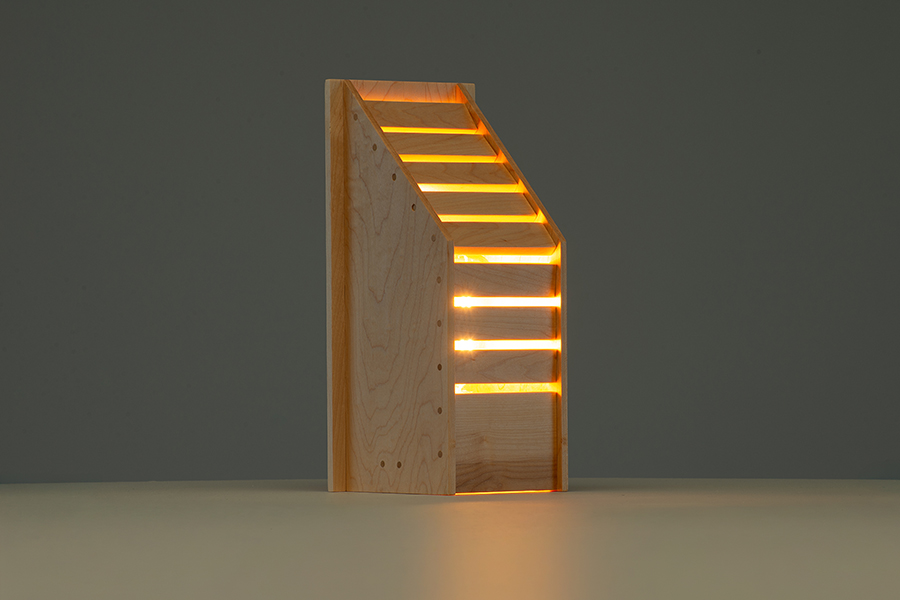 Lampe réalisée par Sarthi Ralhan à l’École d’ébénisterie d’art de Montréal