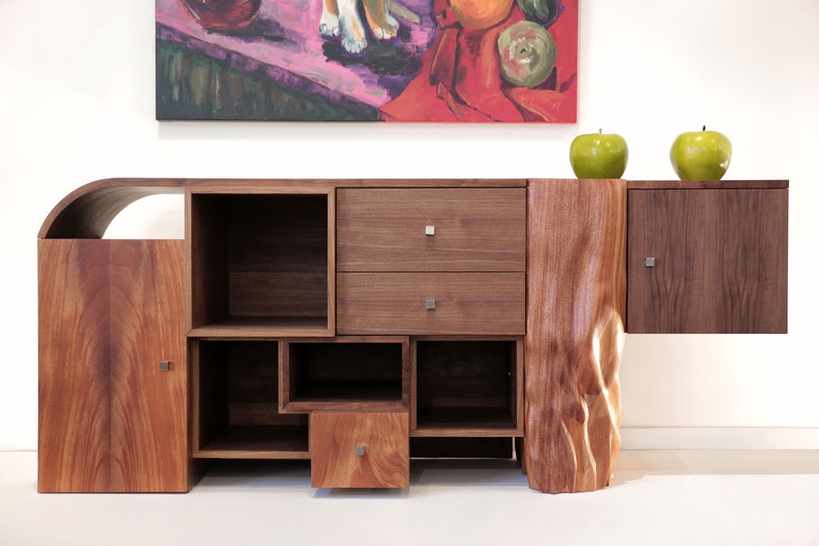 Meuble en bois, réalisé durant la formation collégiale technique en métiers d’art, option ébénisterie artisanale, à l’École d’ébénisterie d’art de Montréal.